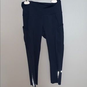 Lululemon cropped navy blue leggings
